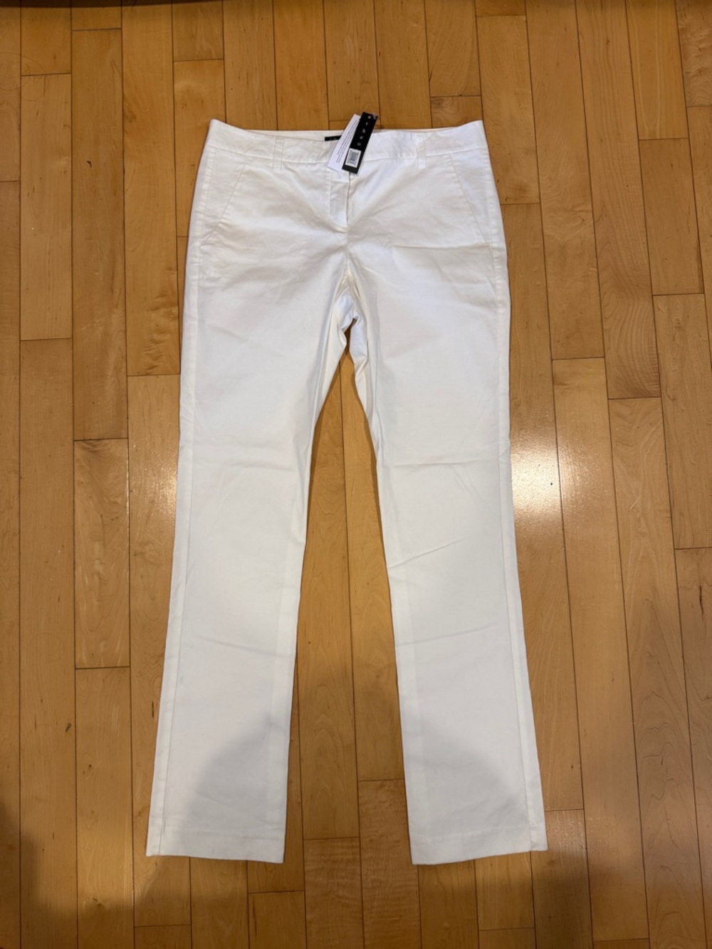 NWT Women's Theory White Straight-Leg Pants — Sleek Everyday Fit